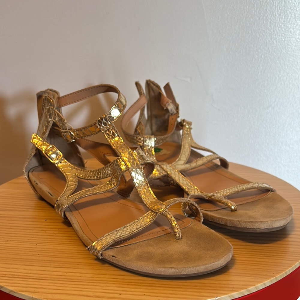 Reaction Kenneth Cole Gold Multi-Strap Sandals